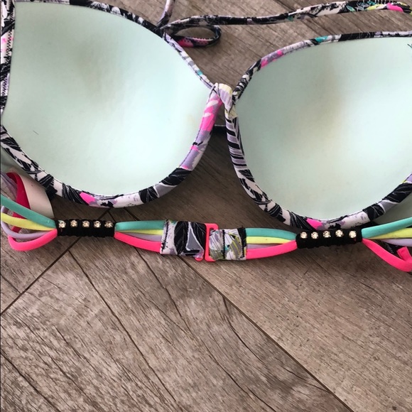 Lot of Victoria’s Secret bikinis 34C push up - Picture 11 of 12